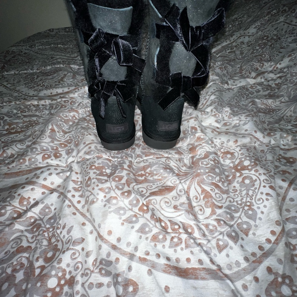 Black glitter uggs